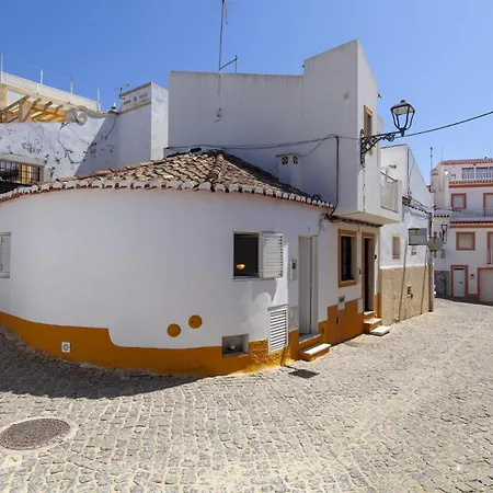 A27 - Caracol Corner In